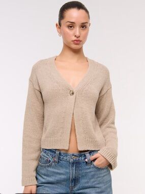BNWOT Abercrombie Women’s 1-Button Textural Cardigan in Light Brown